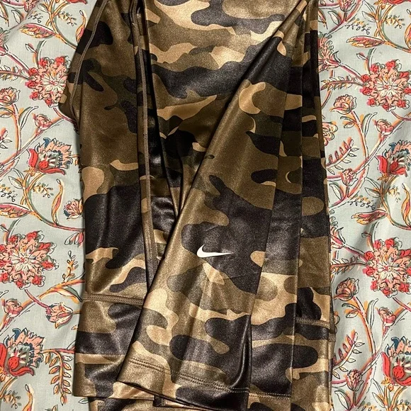 Nike Dri Fit Camo Leggings- XXL - Picture 1 of 6